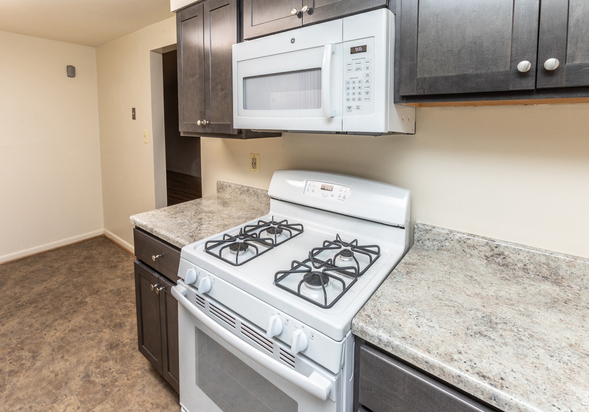 Foxridge Townhomes Image 2